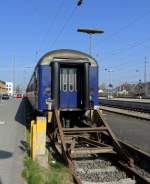 Ein ARmh-Wagen der IGE - Eisenbahn Erlebnisreisen, stand am 10.April 2015 in Bamberg abgestellt.