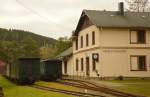 Blick auf das EG von Rittersgr�n und den davorstehenden Wagen am 23.10.2015