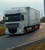 SZM DAF XF mit Sattelauflieger der Firma Sold auf dem Weg zum Autohof Grnstadt am 23.08.2013