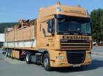 LKW DAF XF SZM mit Langmaterialauflieger auf dem Wurstmarktgelnde in Bad Drkheim am 23.08.2013