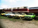 Trabbi und Wartburg vor der MEG Lok 203 beim Sommerfest im Eisenbahnmuseum am 4.8.18