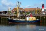 Fischkutter VISAREND GRE28 im Hafen von Büsum.