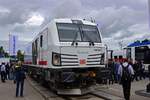 Die 2248 500 pr�sentierte sich auf der InnoTrans im InterCity-Fabrschema der DB, zumindest ab dem zweiten Tag, der rote Streifen wurde n�mlich erst w�hrend der Messe auf der urspr�nglich einfarbig in