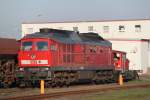 233 233-6+333 006-3 abgestellt im Kombiwerk Rostock-Seehafen.02.10.2011