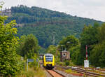 Der VT 507 (95 80 1648 107-8 D-HEB / 95 80 1648 607-7 D-HEB) der HLB (Hessische Landesbahn GmbH), ein Alstom Coradia LINT 41 der neuen Generation, erreicht am 04.06.2022 als RB 96  Hellertalbahn 