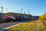 Die KSW 47 (92 80 1271 027-5 D-KSW), ex D 2 der HFM, eine Vossloh G 1000 BB der KSW (Kreisbahn Siegen-Wittgenstein), fährt am 09.11.2021 nun mit einem Coilzug vom Rbf Betzdorf (Sieg) nach Herdorf