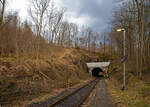 Der 137 m lange Herdorfer Tunnel hier am 18.03.2023 vom Hp Knigsstollen gesehen.