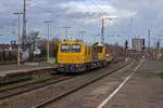 746 001 entstammt einer gr��eren Serie neuer Gleisarbeitsfahrzeuge (GAF), die seit einigen Jahren von DB Netz beschafft werden.