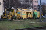 Bauzug am Abend des 03.11.2020 im Rostocker Hbf.