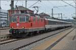  D-Zug -Verbindung Stuttgart – Zürich: Back to the roots. Re 4/4 II Nr. 11299 hat gerade den IC übernommen. Februar 2014.