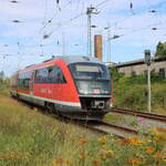 642 050 als RB 12 von Rostock Hbf nach Graal-Müritz bei der Ausfahrt im Rostocker Hbf.17.08.2024