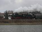 Die 38 1301 am 13.12.2009 mit einem Sonderzug unterwegs auf der Rottalbahn bei Hulsessen.