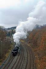 Die Betzdorfer 52 8134-0 am 26.11.2011 auf Nikolausfahrt, zwischen Dillenburg und Wrgendorf.