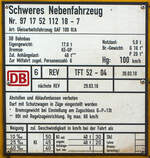 Anschriftentafel von dem Gleisarbeitsfahrzeug GAF 100 R/A (Schweres Nebenfahrzeug Nr. 97 17 52 112 18-7) der DB Bahnbau GmbH am 14 August 2013 im Rbf Betzdorf/Sieg abgestellt.