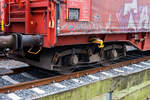 Detailbild eines zweiachsigen Gterwagen-Drehgestells mit Radsatzlast 22,5 t der Bauart LHB 82 (DB BA 589) mit Parabelfedern, hier von dem vierachsiger Drehgestell-Flachwagen mit verschiebbarem