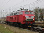218 406-7 beim Rangieren am 21.12.2025 im Rostocker Hbf.