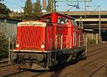 212 310-7 dieselt hier der Sonne entgegen...HH-Harburg, 15.10.2011