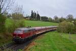 Von Au bis Altenkirchen zog 215 086-0 den Sonderzug über die Oberwesterwaldbahn während die 52 4867 als Schublok am Zugschluss dampfte.