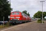 DB 218 379-6(REV/HB X/09.08.16) und 380-4(REV/HB X/12.03.16) mit dem IC 2311 nach Stuttgart verlassen hier Husum Richtung Hamburg.