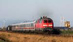   DB 218 333 und 344 mit IC 2375 Richtung Hamburg hier aufgenommen am Bü Triangel zw Lehnshallig und Niebüll auf der Marschbahn.