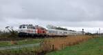 DB 218 341-6 + 218 839-9 mit dem IC 2214/2216 nach Westerland/Dagebüll aufgenommen in Südermarsch bei Husum.