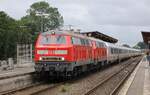 DB 218 366-3 REV/BCS X/25.06.25 + 218 832-4 REV/BCS X/24.02.22 Einfahrt Niebüll mit dem IC 2214/2216 am Haken.