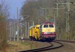 NeSa 1218 105-5 mit Bauzug aus Padborg/DK kommend kurz vor Schleswig 28.03.2017