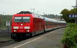 DB 245 027 mit ex SH Express Wagen und NX Steuerwagen als RE6 nach Westerland.