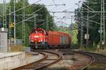 Mit dem EK 53368 aus Flensburg-Weiche am Haken brummte die 261 100-2 am 13.07.13 durch Rendsburg.