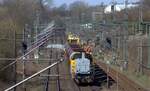 Schweerbau 277 031-1 mit Schotterzug beim Weichentausch auf der Strecke 1005 (Flensburg - Pattburg) aufgenommen von der Brücke Lilienthalstrasse. 09.04.2023 I