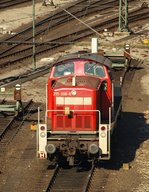 295 098-8 sonnt sich nach erledigter Arbeit im Rbf Maschen(Aufnahme von einer Brücke)30.09.2011