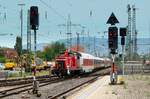 DB 3363 649-5 rangieren hier mit einem CNL Leerpark und der 6120 114-4 am Zugende im Bahnhof Basel Bad.