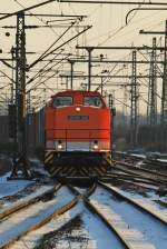 LOCON 209 (98 80 3201 878-6 D-LOCON) mit einem Containerzug am 04.12.10 in Hamburg Harburg