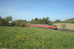 218 403-4 mit dem RE2 RE4852 München - Hof bei Escheldorf.