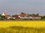 Die 218 418 am 07.05.2011 mit dem IC Rottalerland unterwegs auf der Rottalbahn bei Huckenham.