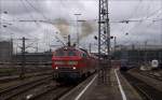 218 401 mit deutlich erkennbarem Diesel-V am 12.09.14 bei der Ausfahrt aus dem Münchner Hbf in Richtung Mühldorf...