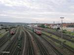 232 569-4 durchfhrt Schwandorf mit einem gemischtem Gterzug nach Tschechien.