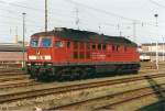 Die 232 650 steht am 01.04.2002 im Bahnhof Cottbus.