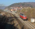 In Blaubeuren wartet 232 635-3 am 13.03.14 auf die Ausfahrt zum Kalkwerk der Eduard Merkle GmbH & Co.