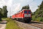 Mit dem umgeleiteten EC 115 in Richtung Mühldorf durchfuhr 232 906-8 am 07.09.14 die Ortschaft Poing.