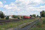 233 525-5 zieht die 145 010 und den 51722 NNR - LLE Frankenwald Umleiter durch Pechbrunn.