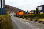 Die KSW 44 (92 80 1271 004-4 D-KSW) eine MaK G 1000 BB der KSW (Kreisbahn Siegen-Wittgenstein), mit einem leeren Coilzug vom Pfannenberg in Neunkirchen-Salchendorf kommend, am 22 März 2024 in