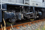 Detailbild vom Drehgestell 2 der 277 809-0  Elmi“ (92 80 1277 809-0 D-KAF), eine Vossloh MaK G 1700 BB der KAF - Falkenhahn Bau AG (Kreuztal), hier am 12 Oktober 2025 im Bahnhof Herdorf. Detailbild vom Drehgestell 2 der 277 809-0  Elmi“ (92 80 1277 809-0 D-KAF), eine Vossloh MaK G 1700 BB der KAF - Falkenhahn Bau AG (Kreuztal), hier am 12 Oktober 2025 im Bahnhof Herdorf.