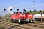 291 036 und 294 886 pausieren am 27.10.2015 in WRS.