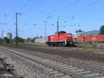 294 695-2 fhrt solo in Regensburg Ost ein.