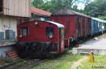 Bei der Tour auf der Lokalbahn Bad Endorf - Obing am See wurde diese DB Kf II 323 699-9 gesichtet, fotografiert aus dem Zug heraus in Amerang am 08.07.2012  --> Hersteller:  Fa.