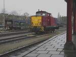 Leider sind die Tage der Nachtzge mit PKW-Transport von Amsterdam ber 's-Hertogenbosch (wo die PKWs und Motorfahrrader auf die Transportwagen gesetzt wurden) nach Italen und sterreich ganz vorbei. Am 4 Mrz 2012 war damit Alles noch in Ordning mot EETC 504 in 's-Hertogenbosch.