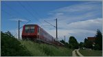 Der Dieseltriebwagen 611 046-4 sowie ein weiterer erreichen Bietigen. 
18. Juni 2016  