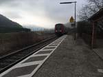 612 069 durchfährt am 17.12.16 den Haltepunkt Schmiechen als Re 22339 (Sigmaringen - Ulm Hbf)