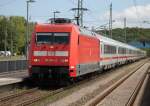101 054-5 mit IC 2213(Binz-Stuttgart)bei der Einfahrt in Bergen Auf Rgen.31.05.2015